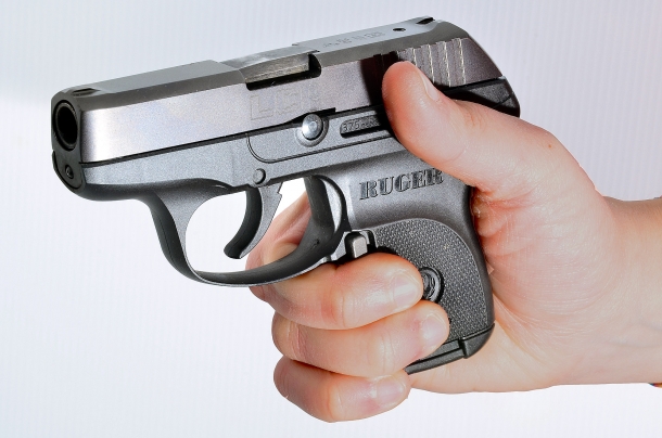 Revolver Kimber K6s in calibro .357 Magnum una piccola sub compact come quella della foto risulta difficile da manovrare sotto stress. in questi stati d'animo sicuramente la manipolazione del revolver resta più semplice