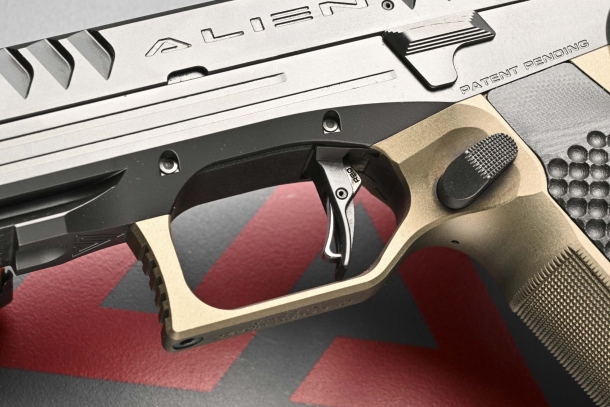 Laugo Arms "Alien": la pistola di un altro pianeta Laugo Arms "Alien": la pistola di un altro pianeta
