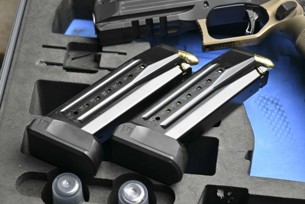 Laugo Arms "Alien": la pistola di un altro pianeta Laugo Arms "Alien": la pistola di un altro pianeta