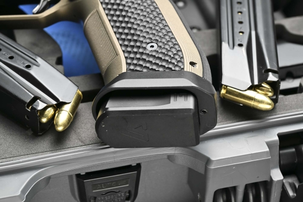 Laugo Arms "Alien": la pistola di un altro pianeta Laugo Arms "Alien": la pistola di un altro pianeta