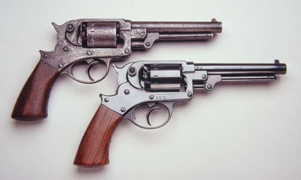 “Unforgiven” 30 years: the Starr 1858 revolver Original Starr 1858 double action revolver, and the replica from Pietta