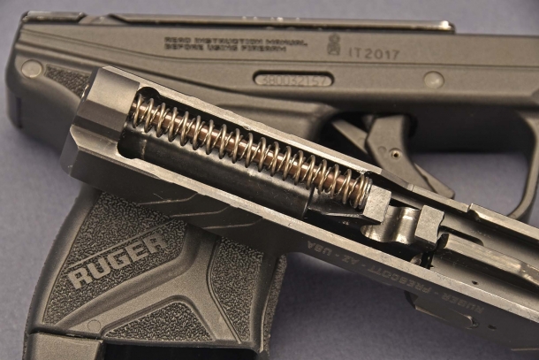 il sistema di recupero della Ruger LCP II  calibro .380 ACP, si avvale di due molle