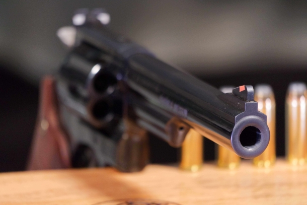 Smith & Wesson Modello 29 in cassetta di legno L'imponente vivo di volata della Modello 29