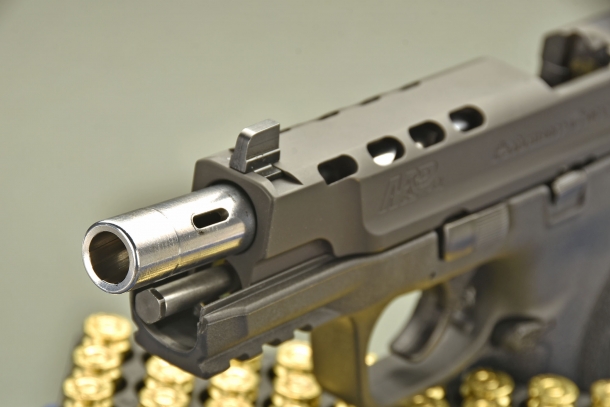 Smith & Wesson Performance Center Ported M&P 40L Pro Series C.O.R.E.