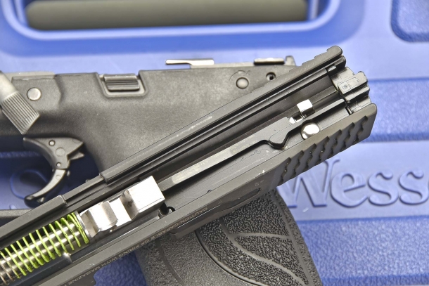 Smith & Wesson Performance Center Ported M&P 40L Pro Series C.O.R.E.