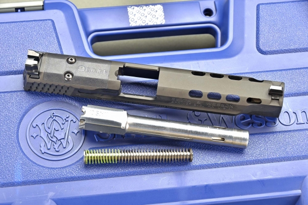 Smith & Wesson Performance Center Ported M&P 40L Pro Series C.O.R.E.