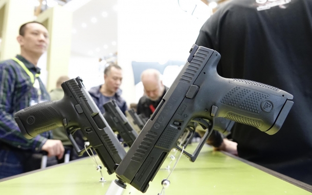 Perché le pistole "Striker Fired" hanno conquistato il mondo Pistole Striker-Fired: CZ P10