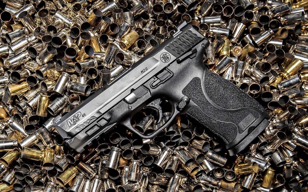Perché le pistole "Striker Fired" hanno conquistato il mondo Pistole Striker-Fired: Smith & Wessom M&P M2.0 Compact
