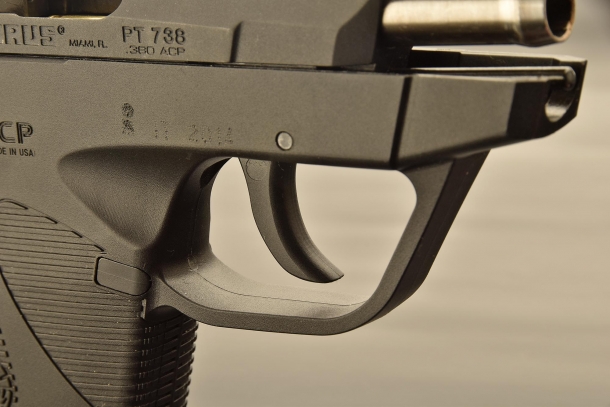 Il grilletto solo doppia azione della Taurus PT738 Ultra Carry