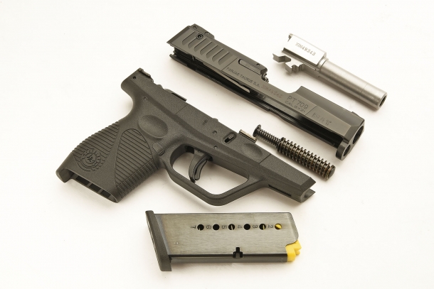 La Taurus PT709 in smontaggio da campo