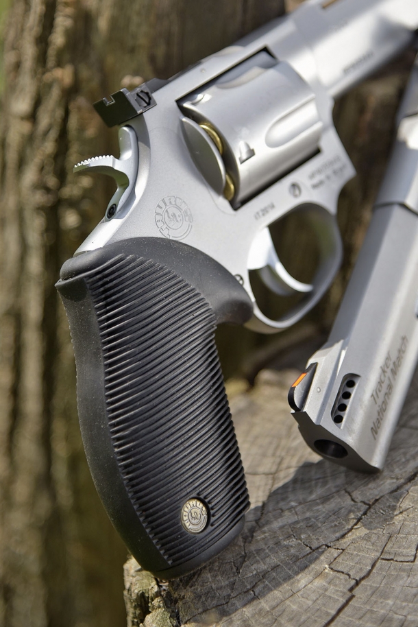 The rubberized grip is comfortable and good-looking, but the heavy caliber stretches its gripping capabilities