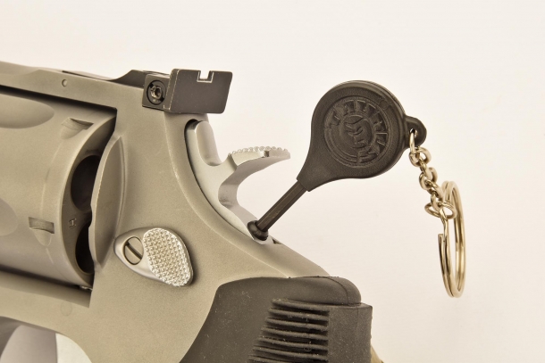The Taurus Security System is a manual safety system consisting in a key-actuated grub screw