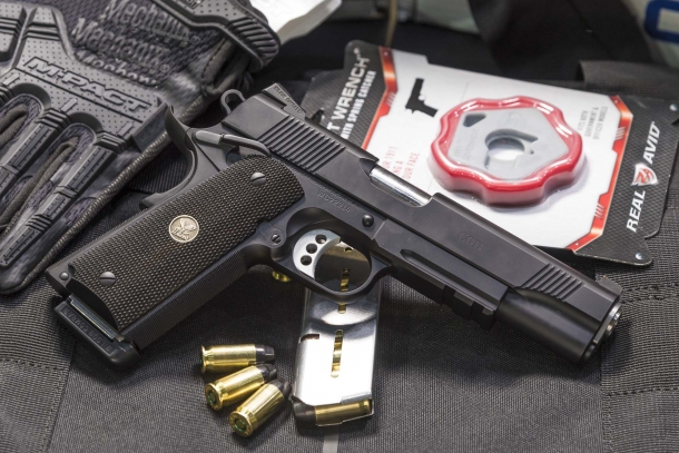 Wilson Combat: the custom-grade 1911 pistols Wilson Combat CQB Lightrail