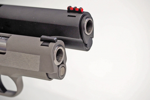 Colt Defender e Colt Competition a confronto: le volate, con la parte frontale del guidamolla