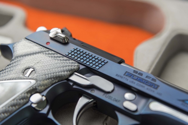 Beretta 92/98FS Fusion Blue: eleganza azzurra, in serie limitata