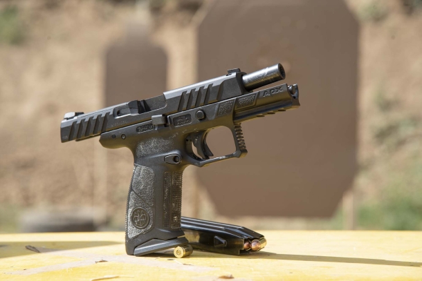 Beretta APX A1 Full Size: la striker-fired si rinnova Beretta APX A1 Full Size: la striker-fired si rinnova
