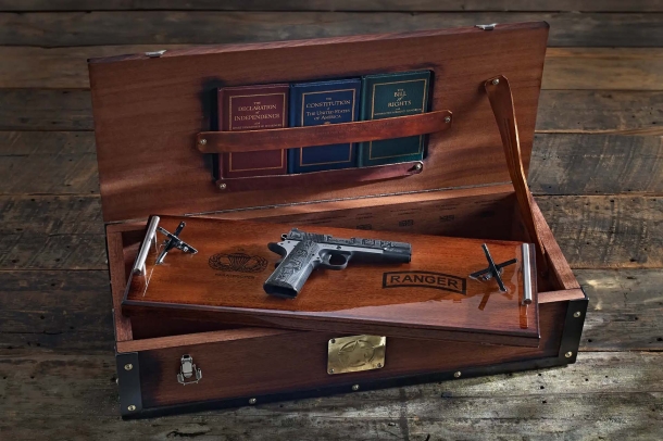 Cabot Guns D-Day Tribute 1911: le pistole commemorative dell'Operazione Overlord Cabot Guns D-Day Tribute 1911: le pistole commemorative dell'Operazione Overlord