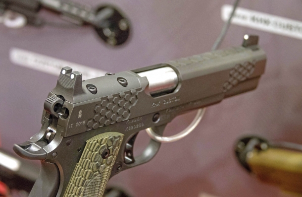 Pistole Kimber KHX Custom LG e KHX Custom OR Pistole Kimber KHX Custom LG e KHX Custom OR