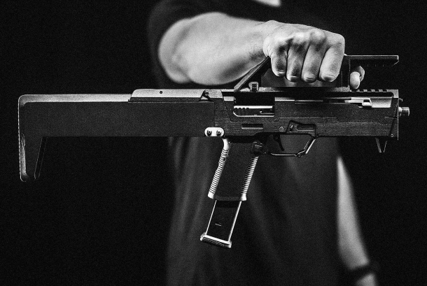 MagPul - ZEV Technologies FDP-9 e FDC-9: le armi pieghevoli! MagPul - ZEV Technologies FDP-9 e FDC-9: le armi pieghevoli!
