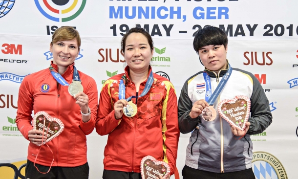 2016 ISSF World Cup: 6 medals for the Pardini pistols The 25m Pistol Woman podium, from left: Kostevich Olena (UKR), Jingjing Zhang (CHN), Naphaswan Yangpaiboon (THA). All of them with Pardini guns