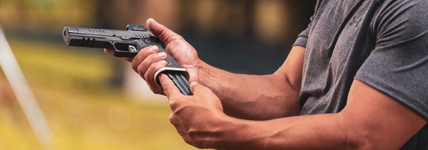 SIG Sauer P211-GTO, a new generation 2011 pistol SIG Sauer P211-GTO, a new generation 2011 pistol