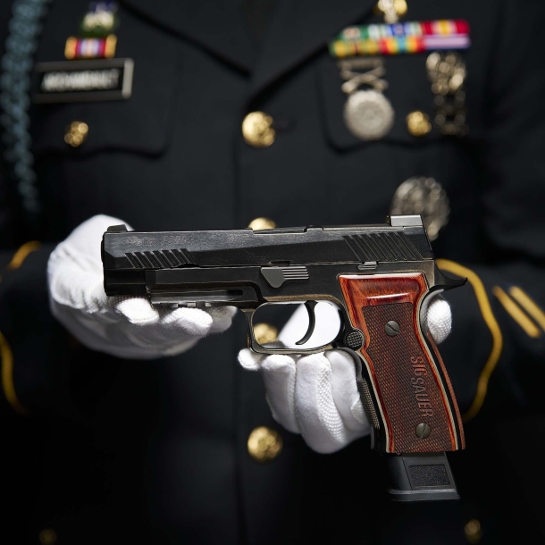 SIG Sauer P320 M17 Ceremonial pistol SIG Sauer P320 M17 Ceremonial pistol