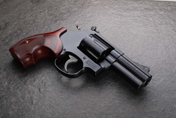 Smith & Wesson Model 19 Performance Center Carry Comp: il revolver affinato per la difesa personale! Smith & Wesson Model 19 Performance Center Carry Comp: il revolver affinato per la difesa personale!