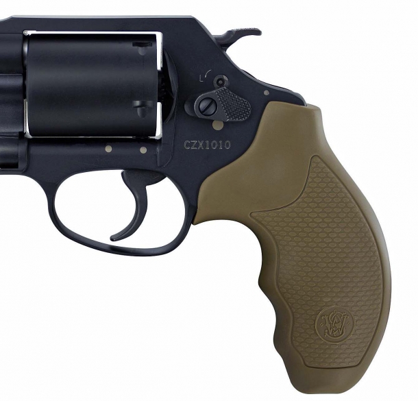 Smith & Wesson introduces the new Model 360 revolver ...Flat Dark Earth rubberized combat grips...