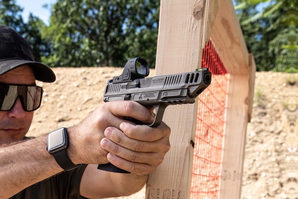 Smith & Wesson M&P M2.0 Performance Center Competitor: la nuova striker da competizione... metallica!
