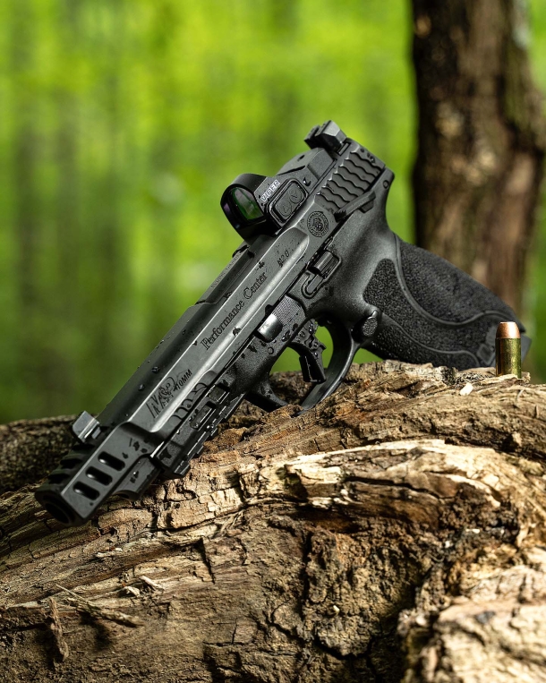 Smith & Wesson new Performance Center M&P 10mm M2.0 pistol Smith & Wesson new Performance Center M&P 10mm M2.0 pistol
