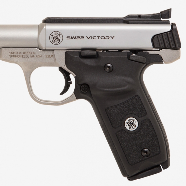 Smith & Wesson launches the SW22 Victory Target model pistol High-end features, modern styling and enriched functionality place the SW22 Victory Target in a category of its own with an affordable price to match