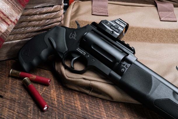 Taurus Judge Home Defender: the Big one Taurus Judge Home Defender: the Big one