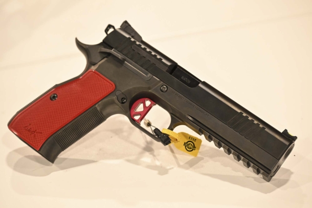 Dan Wesson DWX: la pistola metà CZ, metà 1911 Dan Wesson DWX: la pistola metà CZ, metà 1911