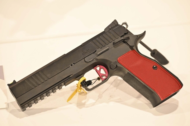 Dan Wesson DWX: la pistola metà CZ, metà 1911 Dan Wesson DWX: la pistola metà CZ, metà 1911