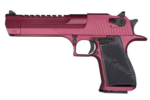 Magnum Research Black Cherry Desert Eagle, la pistola Magnum… rossa! Magnum Research Black Cherry Desert Eagle, la pistola Magnum… rossa!