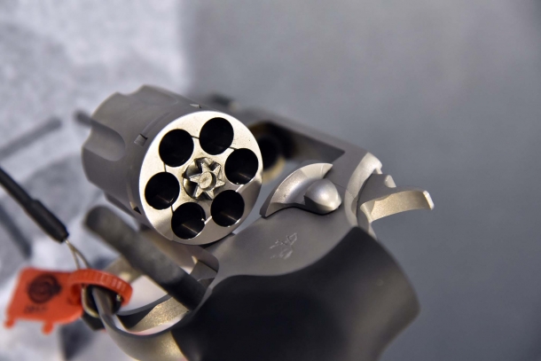 Il nuovo revolver Colt Cobra Leggero e compatto, il Colt Cobra è camerato per il calibro .38 Special