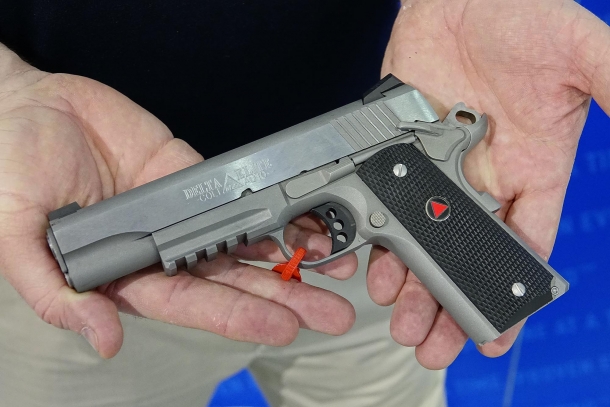 Colt Delta Elite Rail Gun