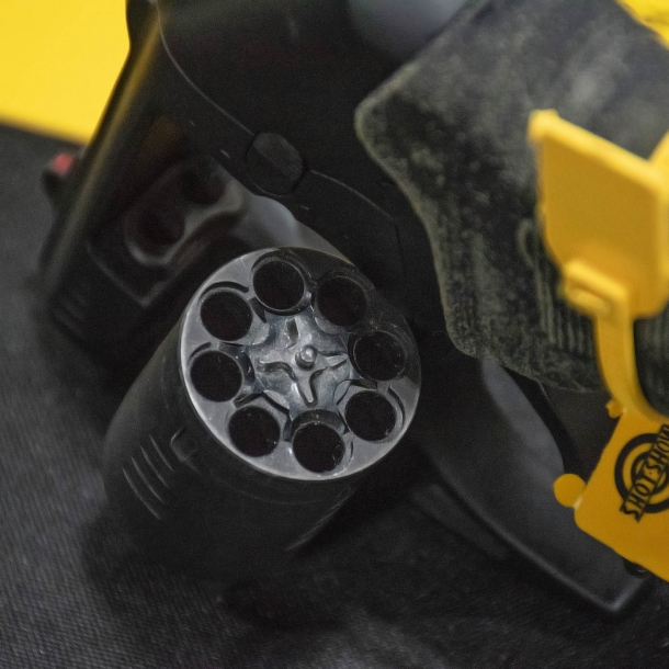 Revolver Standard Manufacturing S333 Volleyfire a due canne