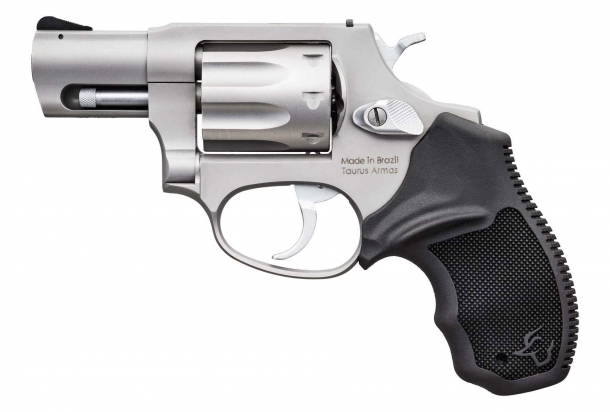 Revolver Taurus Defender 856 e Taurus 942 Taurus 942 Stainless Steel