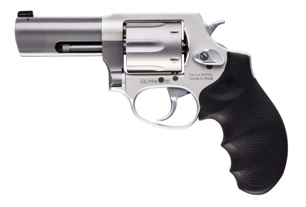 Revolver Taurus Defender 856 e Taurus 942 Taurus Defender 856
