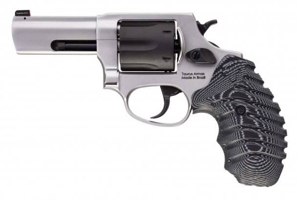 Revolver Taurus Defender 856 e Taurus 942 Taurus Defender 856