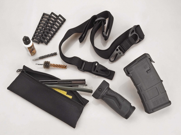 Il kit degli accessori in dotazione con l'APC223
