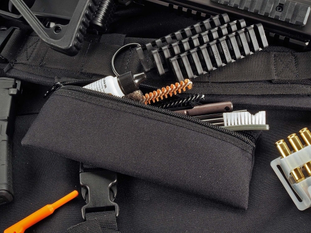 Il kit di pulizia fornito in dotazione con il B&T APC223