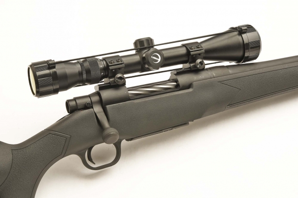 The rifle comes with an USOI 3-9x40 riflescope