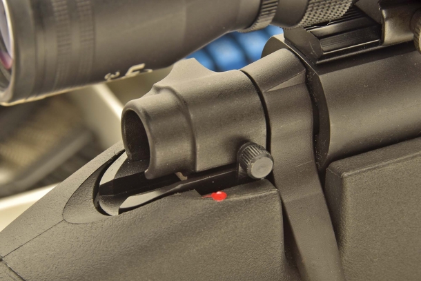 The manual safety: striker is on rest, safety is disengaged