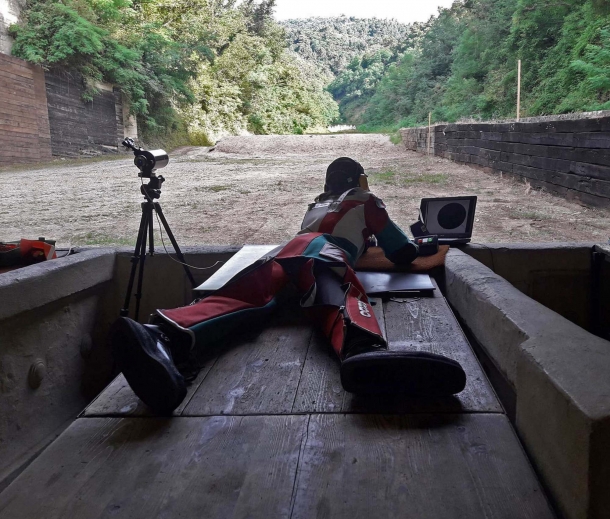 Una Sabatti Tactical Sport Multiradiale in .308 Win per il tiro accademico a 300 m Riccardo Ranzani durante una gara a 300 metri