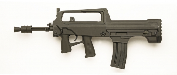 Lato sinistro dello SDM M77 Commando