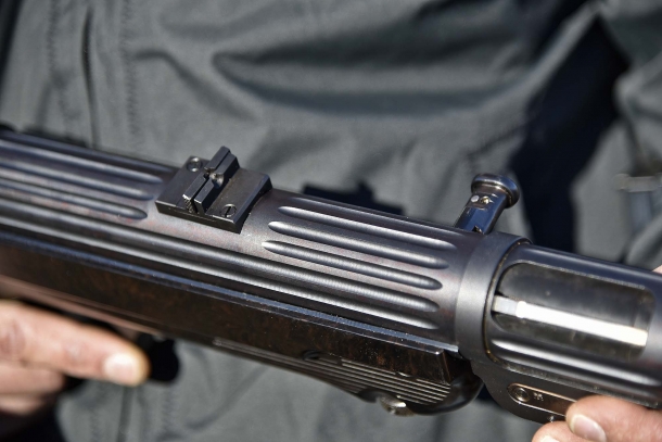 The adjustable rear leaf sight, adjustable for shooting at 100 or 200 metres