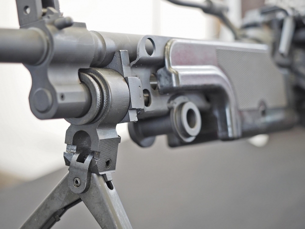 Just like the original Minimi, the Astra MG556 comes with an underfolding bipod