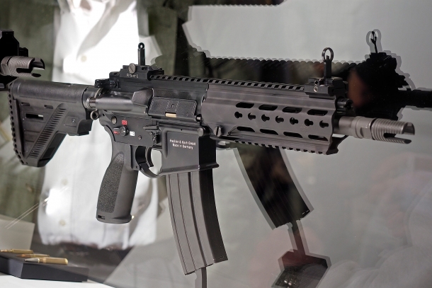 Heckler & Koch: i nuovi fucili militari HK433, HK237 e HK337 Anche lo HK337, variante dello HK416, è camerato per i calibri .300 AAC Blackout e .300 Whisper